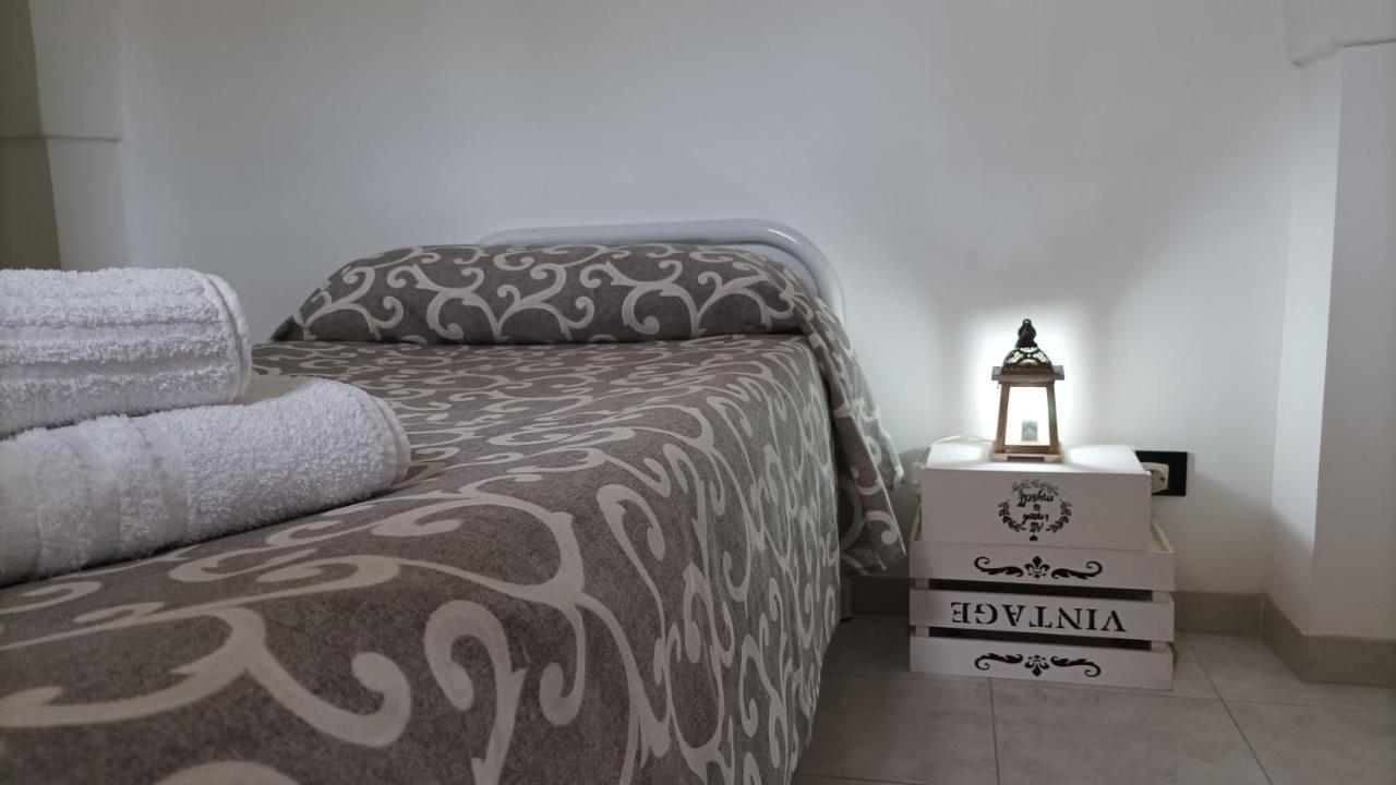 Miniecocasa Ottocentesca In Zona Free-Parking Ed Ecoclimatizzata Villa Ostuni Bagian luar foto
